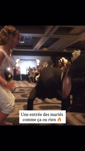 Photographe de Mariage à Lille | Arnaud Laurent on Instagram: "🎵💍✨ Choisir la bonne musique pour son entrée des mariés : celle qui vous ressemble vraiment ! ✨ Votre entrée, c’est le moment où tout commence — la première note, la première émotion, la première ovation 💛 Et pour que la magie opère, il faut que la musique reflète votre personnalité et l’ambiance que vous voulez créer. 👉 Quelques idées selon votre style : 🎤 Romantiques dans l’âme ? Une chanson douce, un slow ou une version acous