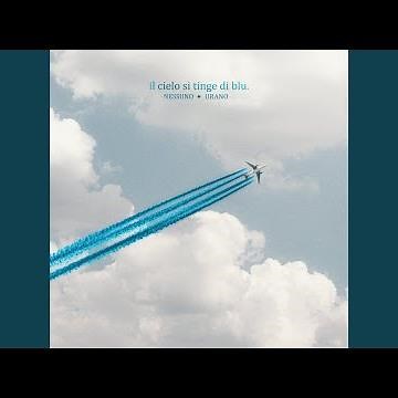 Il cielo si tinge di blu