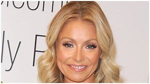Kelly Ripa's fans come to her defense over NSFW vacation picture