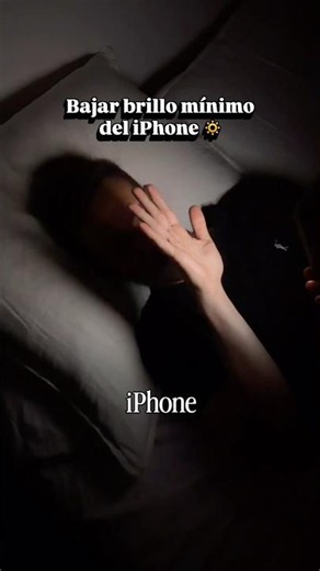 The MINIMUM brightness on iPhone is NOT the minimum 🔅 Turn this on!