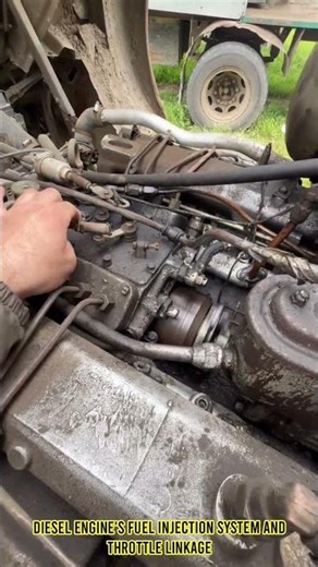 Diesel Engine's Fuel Injection System And Throttle Linkage