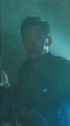 他被毒蜂疯狂撕咬，队长只能用手雷让他从痛苦中解脱！|【杀人蜂入侵 Killer Bee Invasion】| YOUKU MOVIE | 优酷电影