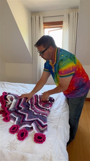 438K views · 10K reactions | #stitchalong with Mikey coming this summer. #redheartyarn | The Crochet Crowd | Facebook