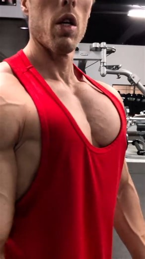 BULL PECS on Instagram: "@fitsamstokes Massive pecs #pecbounce #pecbouncing #pecpoppin #pecpopping #pecpop #chestpop #chestdancing #chestpoppin #chestbounce #chestdance #muscle #musclepecs #bodybuilder"