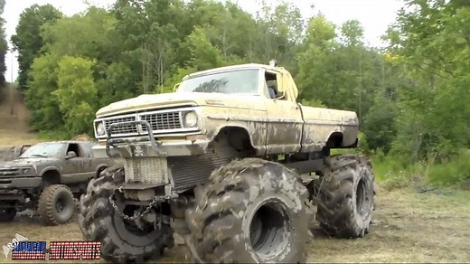 Mud Pirate. An old school mud truck out bogging | Buddy713 - Michigan Motorsports