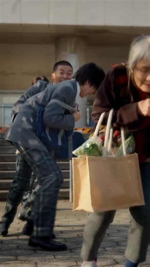 沼ドラ🍿 on Instagram: "上級国民の息子はゴミ息子 ⁡ #高校生 #いじめ撲滅 #先生 #学校 #ショートドラマ == 支配論 == ◼︎出演 中川翼 小島藤子 宮下南舟 趙世伊 西村佳祐 山川愛理 宮髙葵望 河野眞由美 赤ペン瀧川 石井正則 ◼︎スタッフ 脚本：西村佳祐 監督：廣田純平" ⁡ 48_15_4_2"