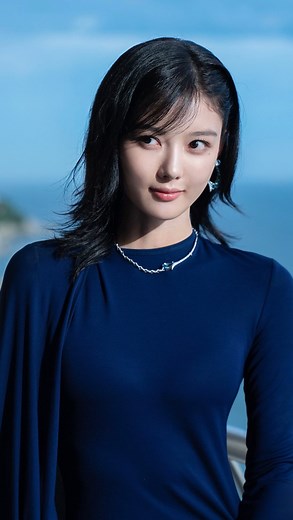 Never get on her bad side or you'll face the consequences. Plot: Baek A Jin grew up facing abuse, causing her to hide her emotions and use her ability to read others to her advantage. Though she appears kind, she shows a ruthless side when provoked. Now a top actress, she depends only on Yun Jun Seo, her lifelong companion, who later chooses to bring her down.Kim Jae O, who also shares a painful past with her, finds his purpose in her presence.Meanwhile, Im Re Na, a former idol turned top actres