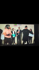 Hace años estaban en auge los AMV. Esos videos con secuencias animadas de peleas de anime con un fondo musical. No encontré manera de ponerle la de In the end de Linkin Park, pero bueno, ahí está. Martin Eastwood vs Brandon Uzumaki AMV con música de Naruto. | Martin Eastwood megalosaurus