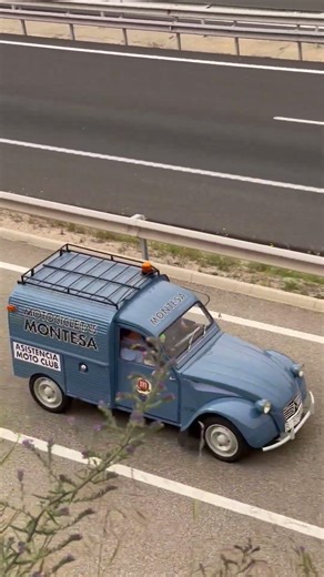 la furgoneta Citroën 2CV AZU clásica #citroën2cv