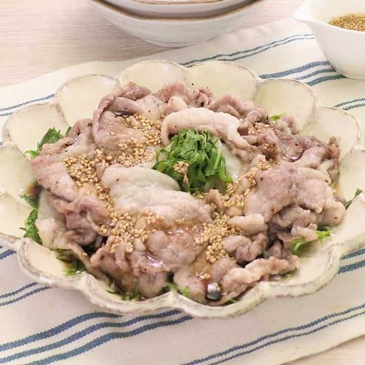 簡単節約メニュー♪ 豚こまと水菜のレンジ蒸しのレシピ動画・作り方 | デリッシュキッチン