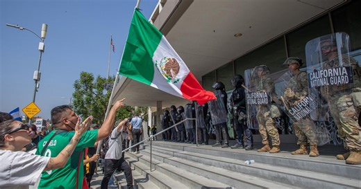 700 Marines activated to deploy to Los Angeles
