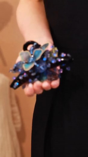 1.2K views · 8.9K reactions |  朗朗朗 Link in bio to shop. #hairtutorial #hairstyle #hairfashion #hairideas #hairvideos #prom #promdresses #promdress #giftideas #rings #jewelry #beautiful #summer #fyp | Kerentila | Facebook