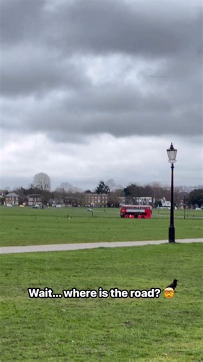 London’s most confusing view…? GUESS where? 🇬🇧 #theduoexplorer #londra #londonlife #london #streetphotography #visitlondon | The Duo Explorer