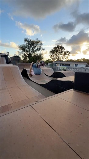 Gainer practice 🤸‍♀️🛼 #rollerskating #skatepark #gainer #backflip