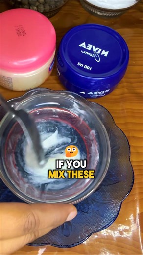 Does your skin look tired or dull? Discover two natural ingredients that can help keep your face smooth, hydrated, and glowing! 💧✨ In this video, I’ll show you an easy home mix that supports skin elasticity and leaves your face feeling soft and refreshed. 🧖‍♀️ It’s simple, affordable, and part of a natural skincare routine you can do at home. 🍃 💬 Don’t forget to rate this video from 1 to 10 and tell me where you’re watching from! Your feedback means a lot. 💕 Check my profile link for the na