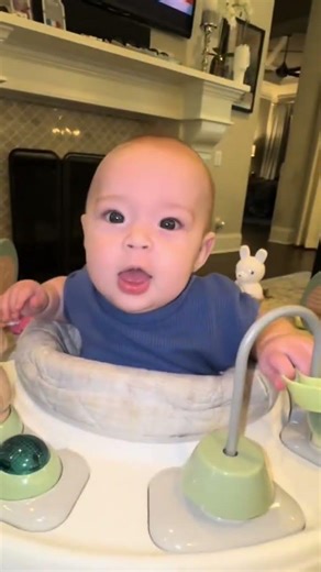 My six-month-old tries steak for the first time 🥩 safe to say she’s obsessed part 2