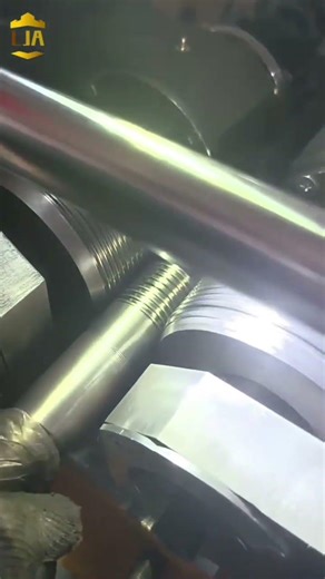 Thread rolling machine