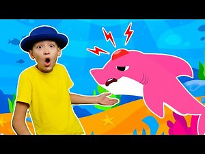 New Baby Shark 🦈 Gets a Boo Boo | Kids Songs