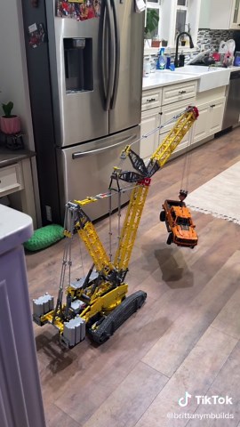 Crane tings #lego #crane #liebherr #legocrane #fyp #afol #foryou #legoambassador @LEGO