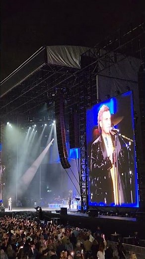 Robbie Williams dedicates final song to woman who died after his concert