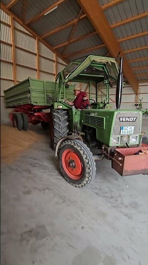 Fendt Farmer 104 S Turbomatik lädt Weizen ab!🌾💚