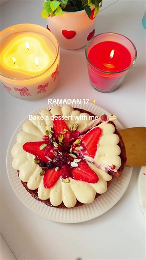 Ramadan 17 🌙 Dessert du jour : gâteau vanille fraise fruits rouges 🍓🍰 Dessert du Ramadan Génoise : 2 œufs 60gr de sucre Vanille 60 gr de farine Un peu de levure chimique _____ Déco;Crème diplomate coulis de fruits rouges 🍓 #ramadhan2026 #iftar #dessertrecipe #ramadanseries #creatorsearchinsights