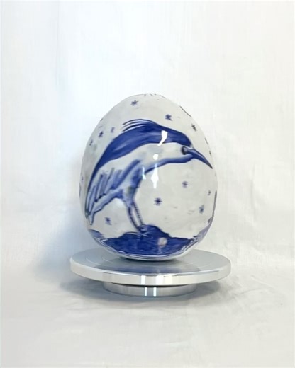 ＪＥＡＮＮＩＥ ＲＨＹU on Instagram: "🥚Image 1-5: “Entanglement (Black-Crowned Night Heron I),” 2025, Glazed stoneware, 9 x 6 x 6 in. 🥚Image 6-10: “Entanglement (Black-Crowned Night Heron II),” 2025, Glazed stoneware, 7 x 5 x 5 in. 🪺Entanglement is a sculptural installation of eight ceramic eggs reimagined as subatomic particles in a chaotic cosmos, inspired by the quantum forces that guide migratory birds on their journeys. The eggs are painted with images interpreting the lifecycle and migration hist