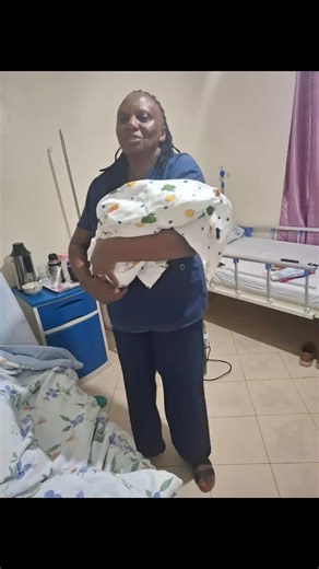 ⏰✨ Just 7 minutes to the New Year, and God entrusted us with a new life. As 2026 knocked, this precious baby arrived safely at Divine Birth Midwifery Center 👶🤍 What a beautiful way to cross into the New Year. #newbeginnings . #newhope #Newlife. #2026 #midwifelife @Dianah The Midwife