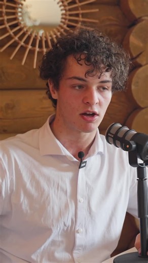 2.000 vraagt om uitleg. 20.000 om vertrouwen. 200.000 om leiderschap.💭 Denk goed na over je product of dienst. Maar vooral hoe ga ik het converteren naar omzet en aan wie? Wat mij de afgelopen 40… | Michel Buket