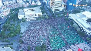 7.9K views · 45 reactions | Falja e namazit të Fitër Bajramit në Tiranë. Pamje të filmuara nga Xhemali Moku/BIRN Albania | Reporter.al | Facebook