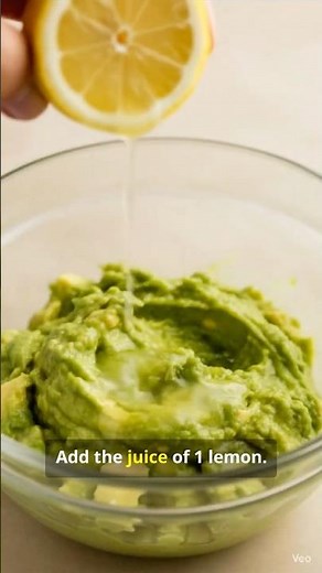 🥑 Simple Guacamole (No Tomatoes, No Garlic)