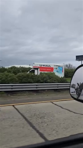 916 Times on Instagram: "Traffic Alert: a Chevy Tahoe and a Uhaul truck are in the median somehow on 160 north under the i80 bridge headed toward arden. Multiple police units are on the scene and blocked 160 for about 10 minutes then opened it up. #sacramento 🎥 @godovrmny"