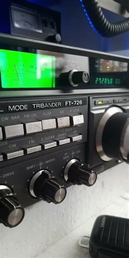Yaesu FT-726 Japan Version (Dw1TDW/79is839/1Lucio)