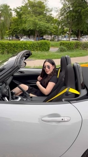 Marco Urquidez | El alucín y la interesada😳 parte 2🤣 Rolex disponible en @mr.relojeria 🔥 • • • #humor #humorespañol #comedia #comedy #risa #jaja #jajaja... | Instagram