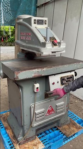 【確認動画】旭機械 アサヒキカイ MHC-900 油圧式 裁断機 型抜き機 プレス機 レザークラフト 3相 200V 圧力:16t
