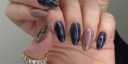 20 Winter Acrylic Nail Ideas, From Cozy Sweater Tips to Sparkling Chrome Accents