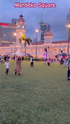 Merdeka Square, Kuala Lumpur | Sultan Abdul Samad Building & Iconic Flagpole