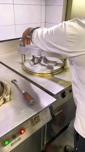 Mastering Deep Frying Techniques in a Professional Kitchen