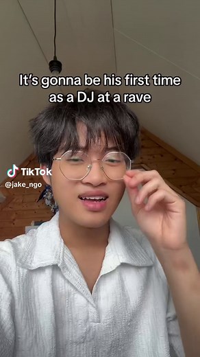 What to Wear to a Rave: First-time DJ Experience