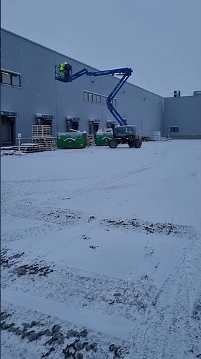Telescopic Genie boom lift