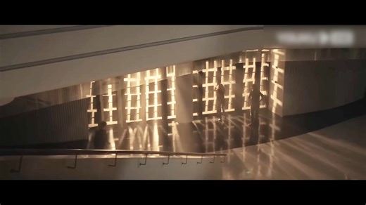 The beautiful woman was taking a shower when suddenly the water stopped. She looked up and was so startled she almost screamed! 正在洗澡的美女突然没水了。抬头一看吓得差点尖叫出声！ #异变暴龙 #Metamorphosis #优酷电影 #youkumovie | Youku Movie