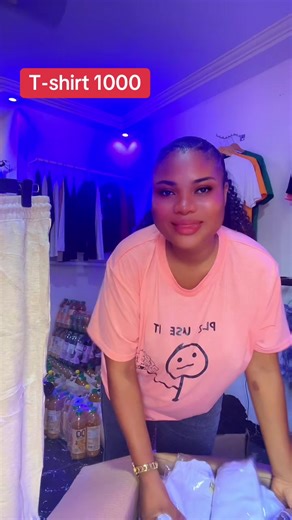 Vidéos de LA REINE (@reinedel) avec son original - LA REINE