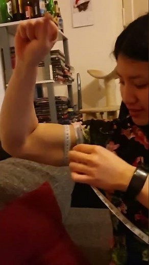 Muscle Asian Girl │Measure Biceps 2