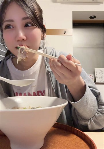 北海道ラーメンににんにくましましで餃子付きはもう、、、♡🥟夏のLIVEハイライト #アラサー女子 #関西コレクション26SS