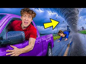 Hunting World's CRAZIEST TORNADO in Roblox!!