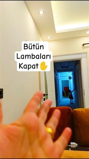 Liza, turn off all the lights. Why did you turn them on? Turn them off quickly.