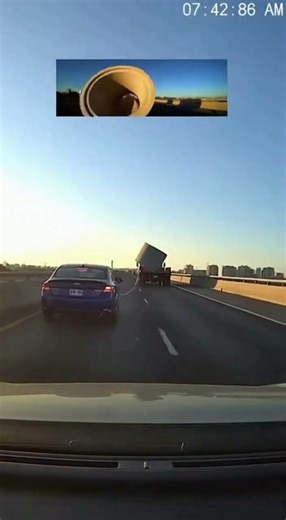 2-Ton Pipe Rolls Across Highway Perfect Physics #Dashcam #Physics #Highway #Viral