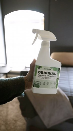 If you’re traveling this holiday season, you could accidentally bring bugs back home. This quick tip will ensure you return home bug-free. | Cedarcide