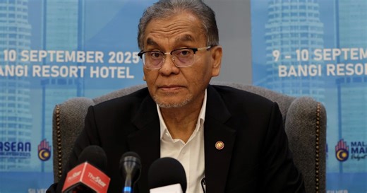 Nearly 45,000 students found using cigarettes, vapes last year | New Straits Times