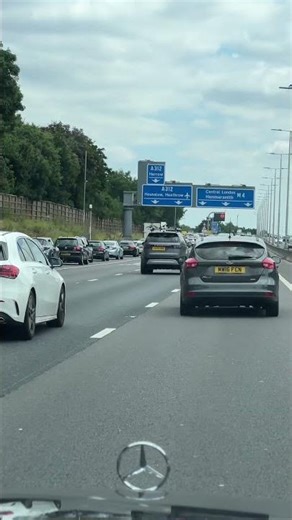 London Traffic on the M4 towards to Heathrow terminal five
